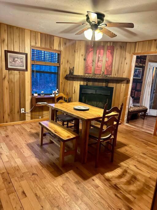 Beautiful & Peaceful Cabin W/ Deck Garden & Fire-Pit Murphy Exterior foto
